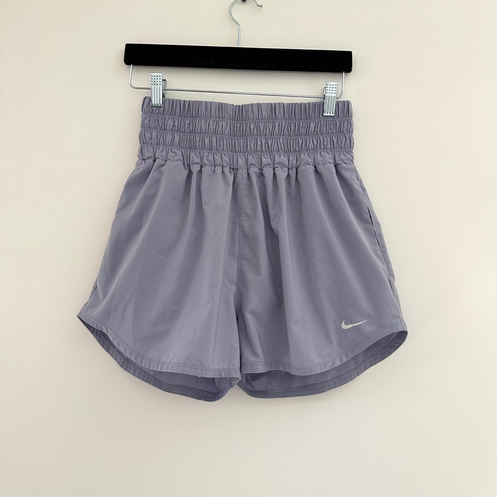 Nike One Dri-Fit Ultra High Waisted Lined Shorts Womens Medium Athletic Gym